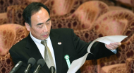 Should Civil Servants Offer Allegiance or Expertise?: Lessons from the Moritomo and Kake Scandals